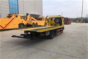 洛宁非事故拖车