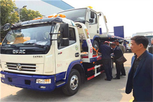 洛宁汽车道路救援拖车价格